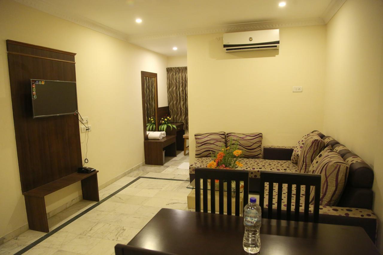 Hotel Poppys S.E.T Residency Kumbakonam Exterior foto